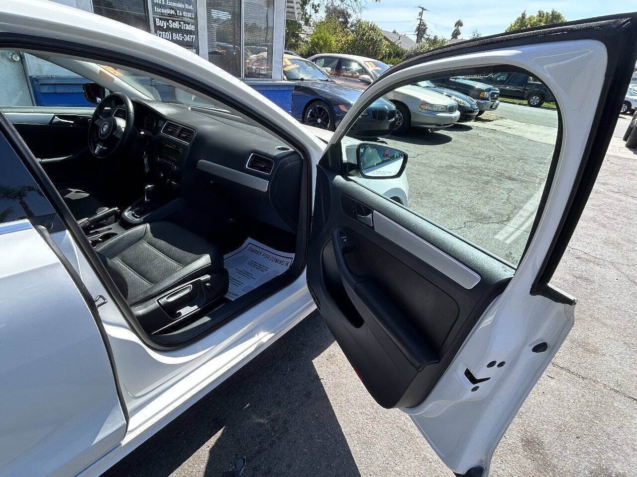 Used 2013 Volkswagen Jetta SE FWD image 21