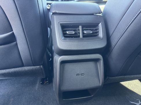 Used 2025 Chevrolet Equinox EV LT FWD image 31