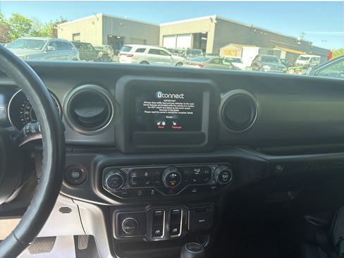 Used 2021 Jeep Wrangler Sport AWD/4WD image 13