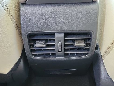 Used 2024 Toyota Corolla Cross XLE w/ Convenience Package AWD/4WD image 13