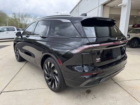 Used 2025 Lincoln Nautilus Black Label w/ Jet Appearance Package image 7