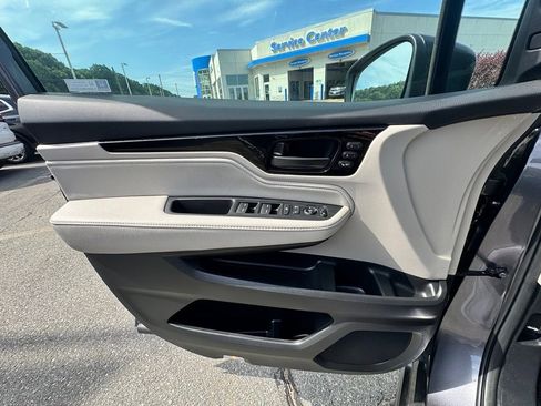 New 2026 Honda Odyssey Touring image 21