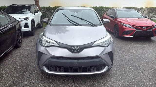 Used 2020 Toyota C-HR XLE FWD image 2