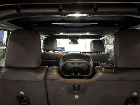 Used 2024 Jeep Wrangler Unlimited Sahara AWD/4WD image 9