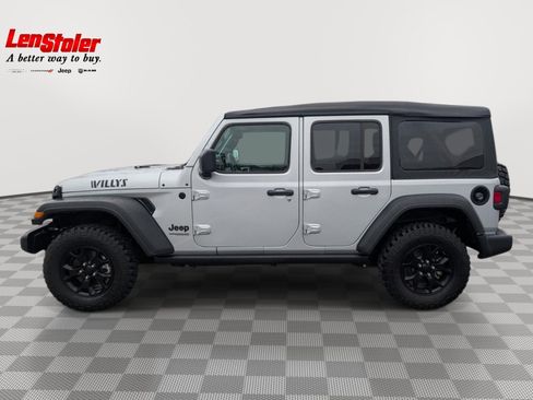 Used 2022 Jeep Wrangler Unlimited Sport AWD/4WD image 2