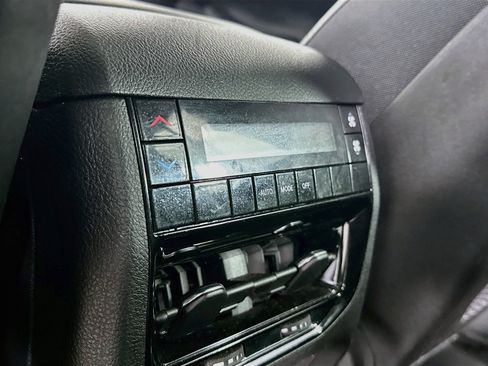 Used 2023 Jeep Grand Cherokee L Laredo AWD/4WD image 27