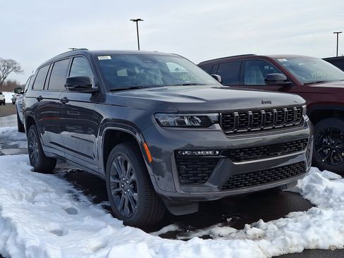 New 2026 Jeep Grand Cherokee L Limited AWD/4WD image 1
