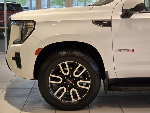 Used 2024 GMC Yukon AT4 AWD/4WD image 9