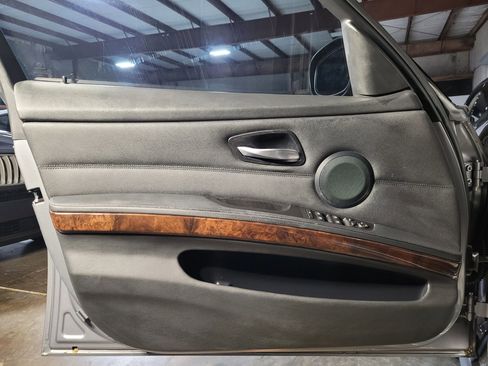 Used 2011 BMW 335i xDrive Sedan image 15