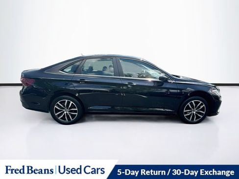 Used 2025 Volkswagen Jetta SE FWD image 10