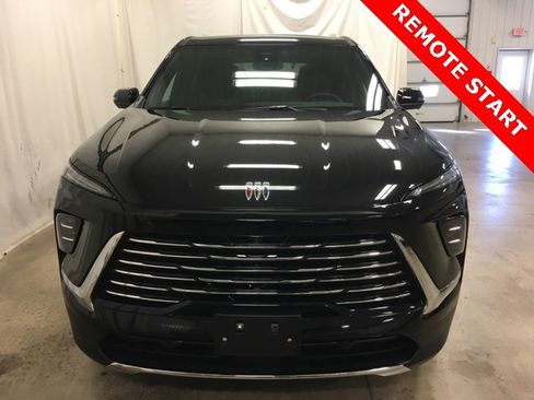 Used 2025 Buick Enclave Preferred image 9