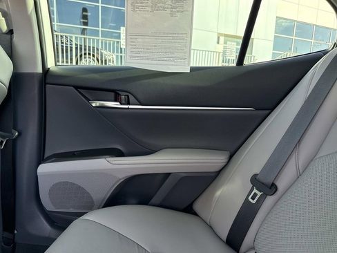 Used 2022 Toyota Camry XLE image 14
