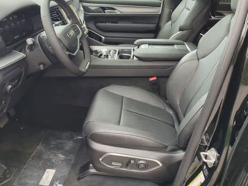 New 2026 Jeep Grand Wagoneer Limited AWD/4WD image 17