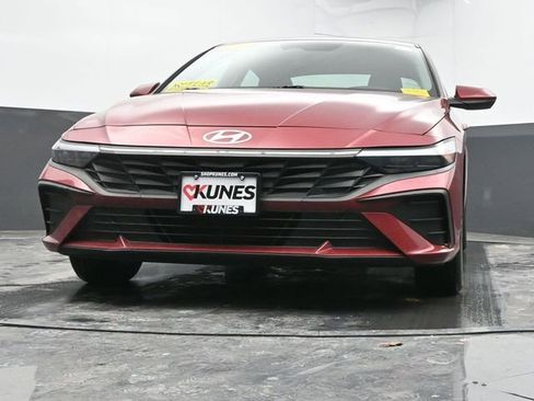 Used 2024 Hyundai Elantra SEL image 43