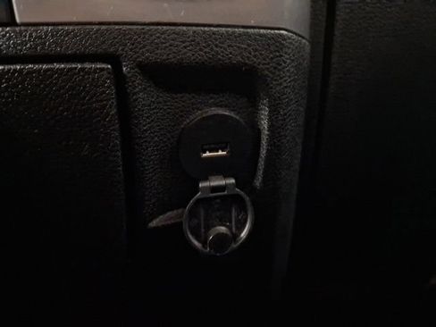 Used 2021 RAM 1500 Classic SLT AWD/4WD image 30