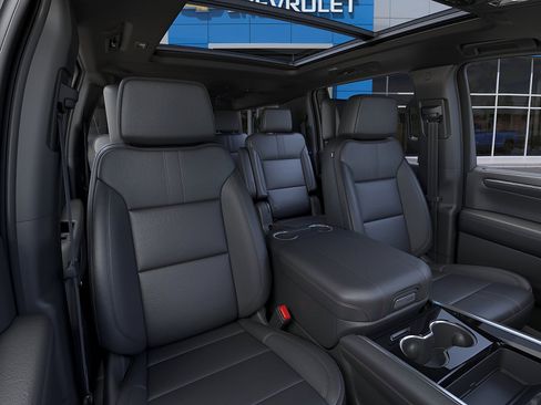 New 2026 Chevrolet Suburban RST w/ RST Capability Package AWD/4WD image 16