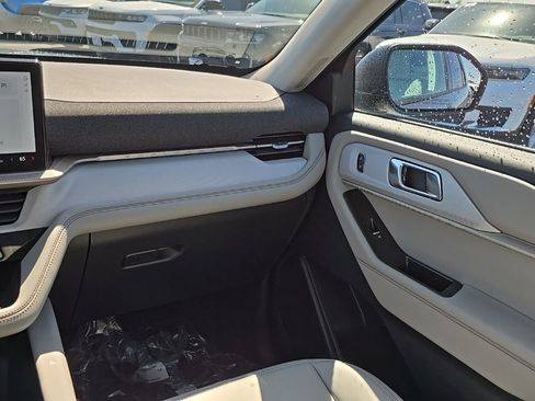 New 2026 Ford Explorer Active AWD/4WD image 18