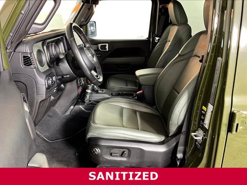 Used 2024 Jeep Gladiator Mojave AWD/4WD image 18