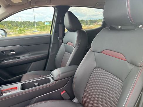 New 2026 Nissan Kicks SR image 9