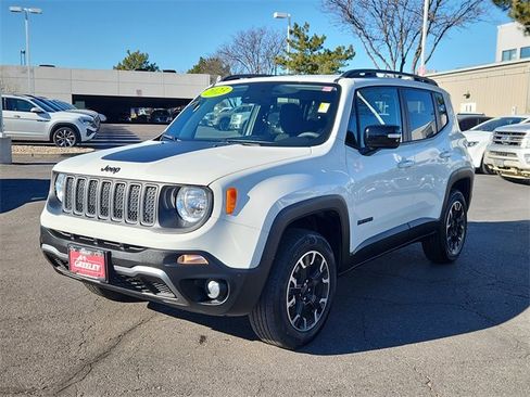 Used 2023 Jeep Renegade Latitude image 4