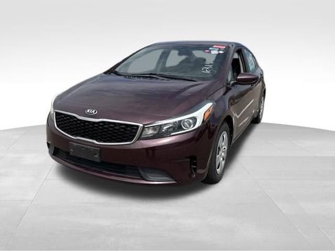 Used 2017 Kia Forte LX FWD image 1