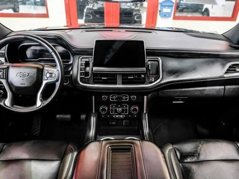 Used 2023 Chevrolet Suburban Z71 w/ Z71 Off-Road Package AWD/4WD image 13