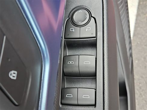 New 2026 Chevrolet Equinox EV LT image 15