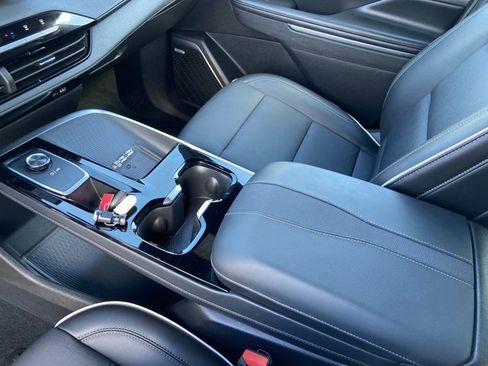 Used 2025 Buick Enclave Preferred w/ Power Package image 23