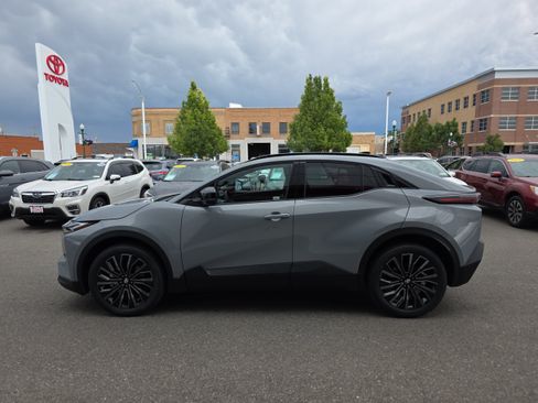 Used 2026 Toyota C-HR AWD/4WD image 5