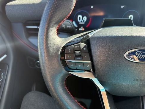 Used 2025 Ford Explorer ST-Line w/ ST-Line Street Pack image 14