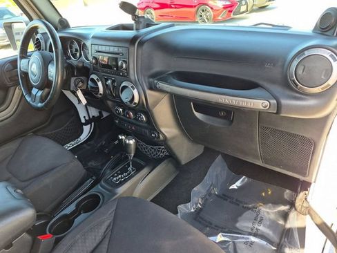 Used 2013 Jeep Wrangler Sport AWD/4WD image 17