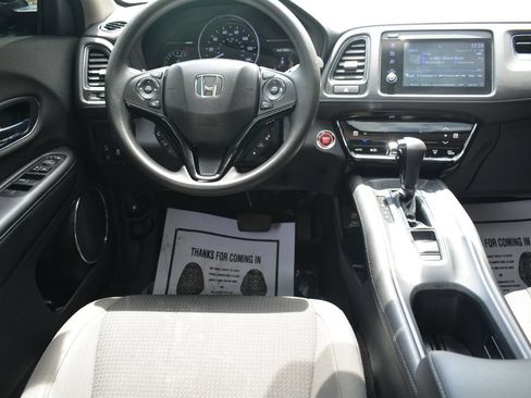 Used 2022 Honda HR-V EX image 3