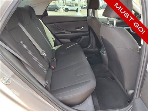 Used 2023 Hyundai Elantra SEL w/ Convenience Package FWD image 9