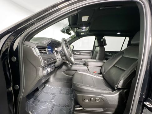 Used 2024 GMC Yukon XL Denali AWD/4WD image 15