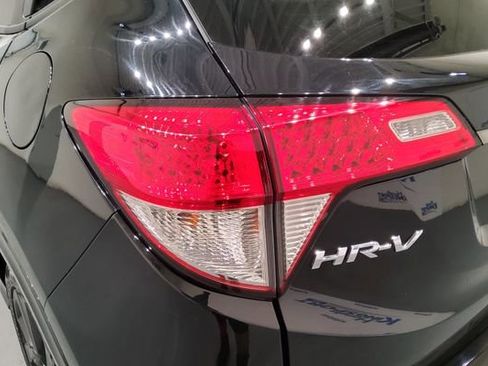 Used 2021 Honda HR-V Sport image 11