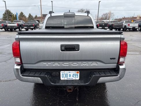 Used 2019 Toyota Tacoma TRD Off-Road image 4