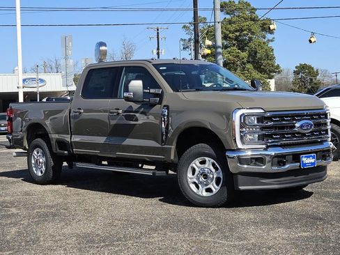 New 2026 Ford F250 XLT w/ XLT Premium Package image 2