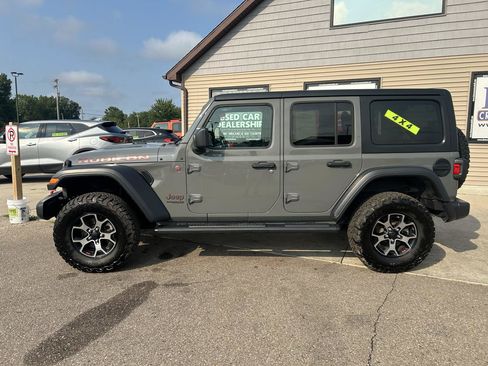 Used 2019 Jeep Wrangler Unlimited Rubicon w/ Cold Weather Group AWD/4WD image 8