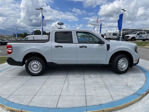 New 2025 Ford Maverick XL image 2