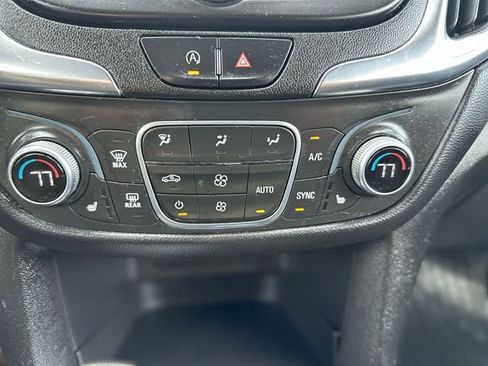 Used 2022 Chevrolet Equinox LT w/ Driver Convenience Package FWD image 18