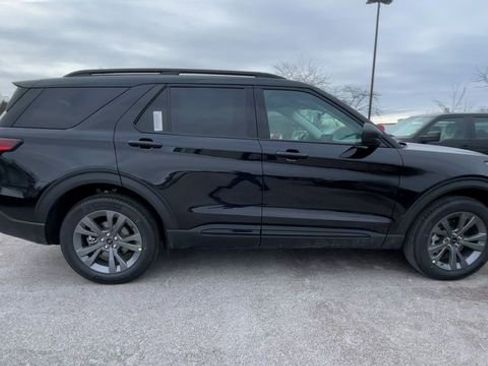 New 2026 Ford Explorer Active w/ Active Comfort Package image 9