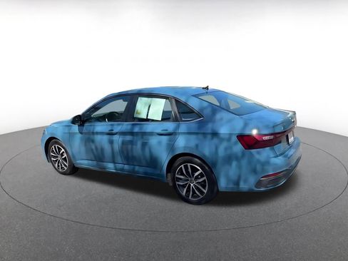 Used 2025 Volkswagen Jetta SE FWD image 10