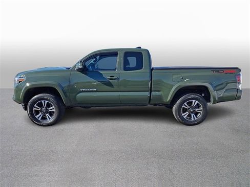 Used 2022 Toyota Tacoma TRD Sport image 7