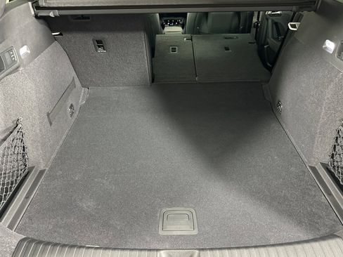 New 2025 Audi SQ6 e-tron Premium Plus image 14