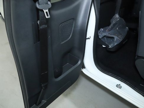 Used 2024 Nissan Frontier S w/ S Utility Package image 28