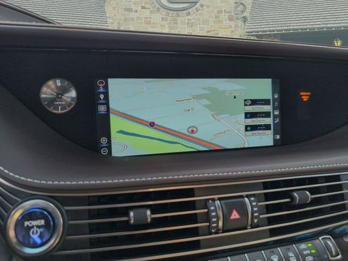 Used 2018 Lexus LS 500h w/ Luxury Package RWD image 13