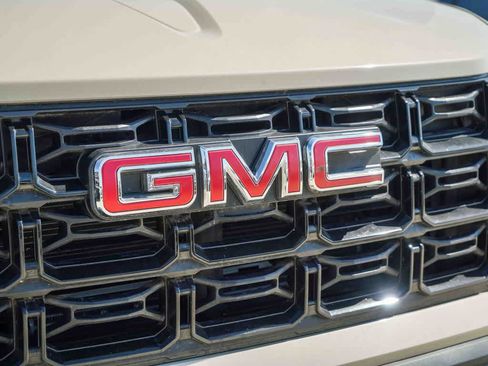 Used 2024 GMC Canyon Elevation w/ Convenience Package RWD image 5