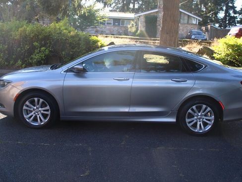 Used 2015 Chrysler 200 Limited w/ Convenience Group FWD image 13
