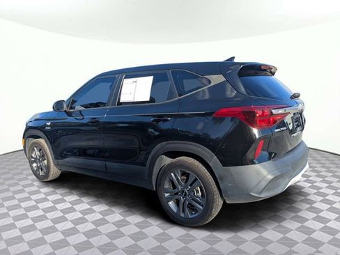 Used 2023 Kia Seltos LX image 6