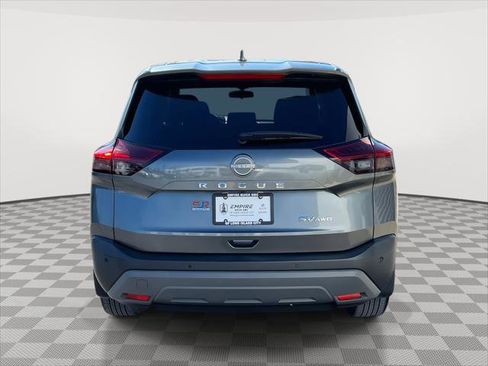 Used 2023 Nissan Rogue SV image 5